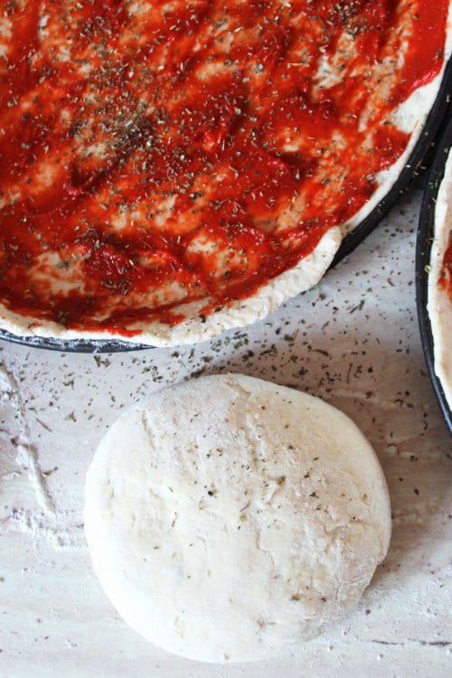 Homemade pizza dough recipe quick and easy to prepare